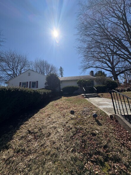 Building Photo - 14 Pine Rock Rd