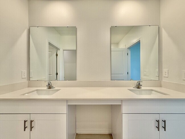 Building Photo - 3521 Great Pk Ct