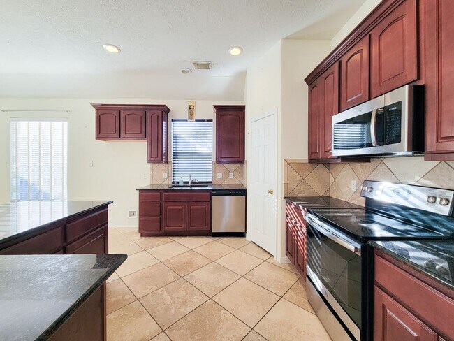 Building Photo - Fantastic looking 4 bedroom and 2 bathroom home in a great neighborhood nestled in the heart of S...