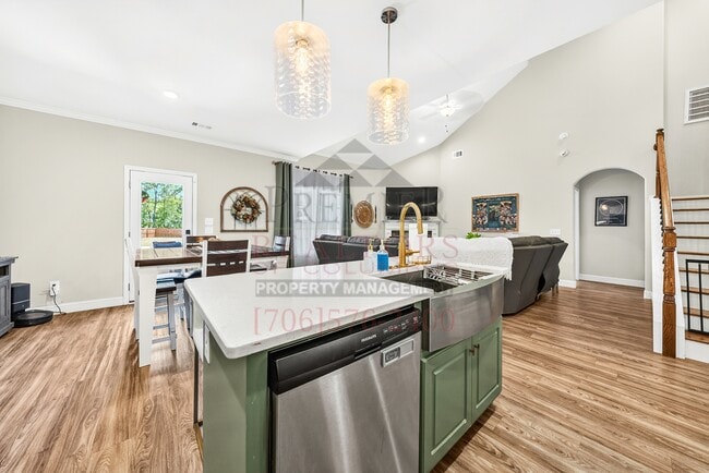 Building Photo - 6897 Omaha Dr