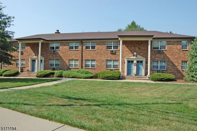 Primary Photo - 19 Savage Rd