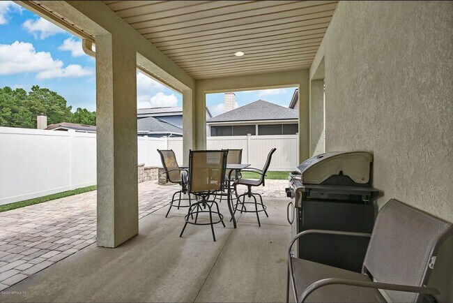 Building Photo - 3 BR/2BA | Newly Renovated Single Family Home | 1-Car Parking | Large Covered Patio| In desirable...