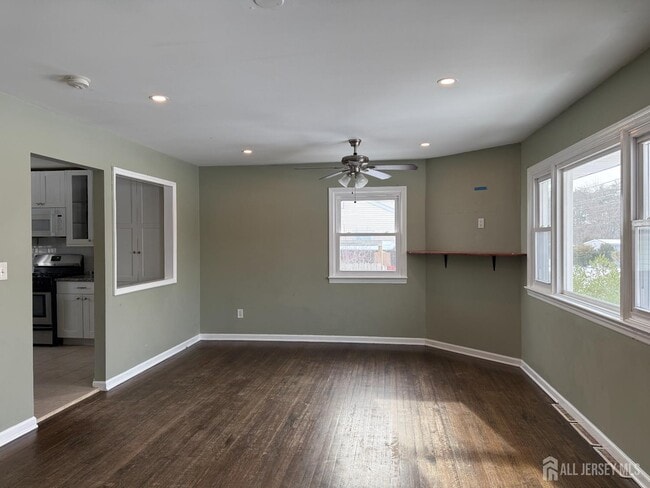 Building Photo - 114 Netherwood Ave