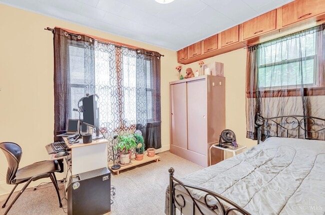 Building Photo - 224 Bank Ave