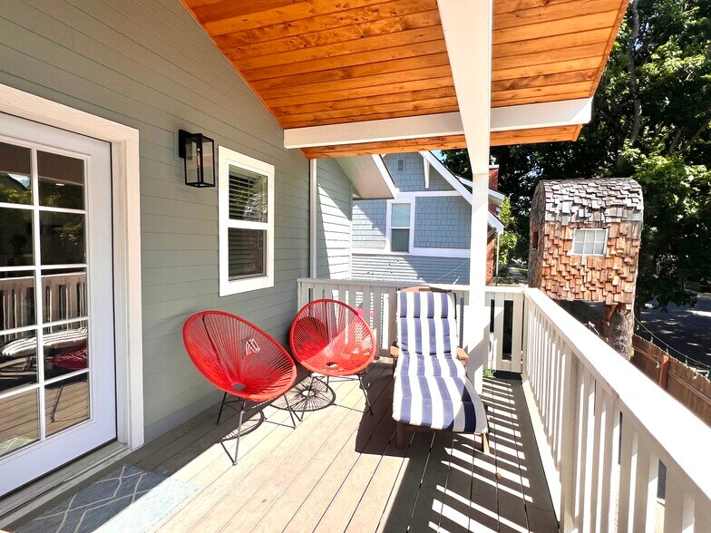 Building Photo - 213 N 10th St