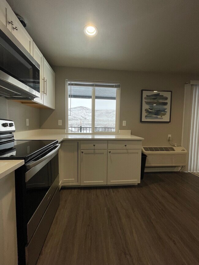 Building Photo - Grand Coulee Apartments