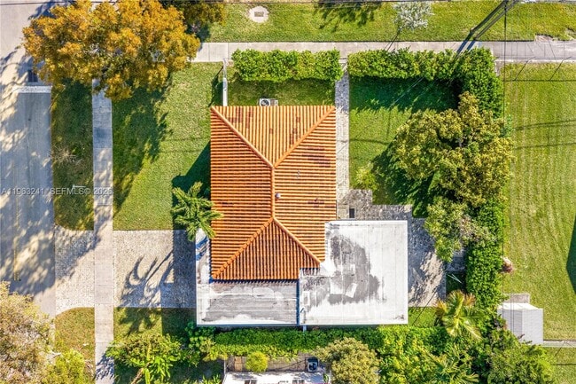 Building Photo - 6060 SW 16th Terrace