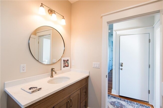 Building Photo - 34 Harrison Ave