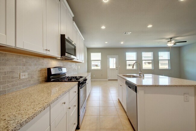 Building Photo - 1409 Eagle Ray St
