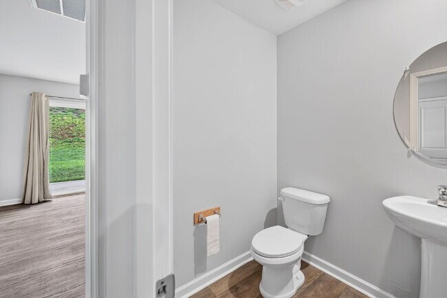 Building Photo - Experience Spacious Comfort: 3-Bedroom Home with 2.5 Baths.