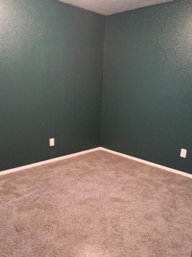 Building Photo - Beautiful 3 bedroom, 2 bathroom in Rio Rancho! Showings available NOW!