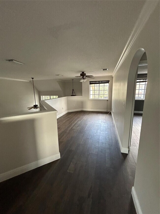 Building Photo - 414 SW 205th Ave