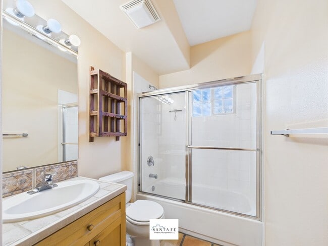 Building Photo - Two Story Home in Desirable Subdivision
