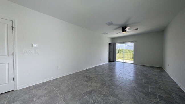 Building Photo - 1240 Tyler Lp