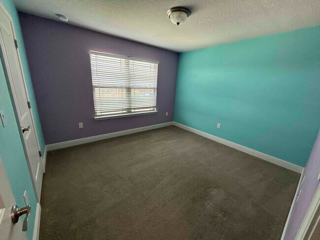 Building Photo - 5747 Periwinkle Ln