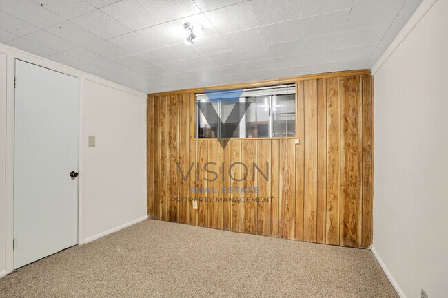 Building Photo - 357 S 200 W St