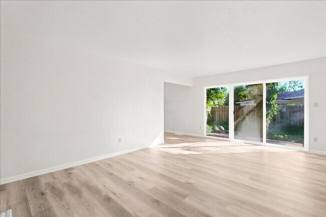 Building Photo - 5121 Earls Ct