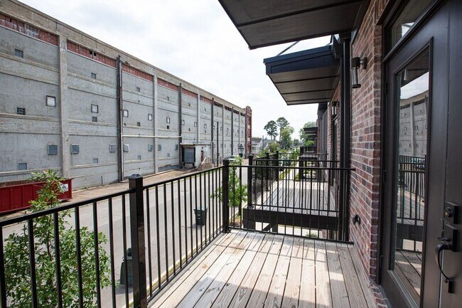 Building Photo - 1873 S Watkins St