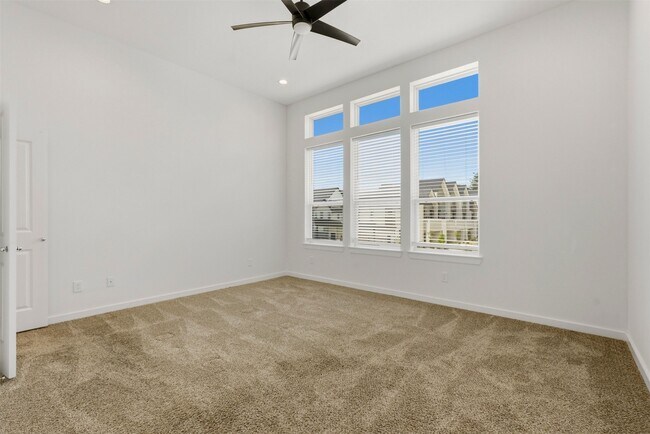 Building Photo - 1113 Highland Square Ln