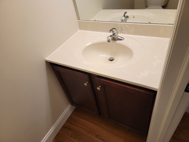 Building Photo - 143 Cedarwood Dr