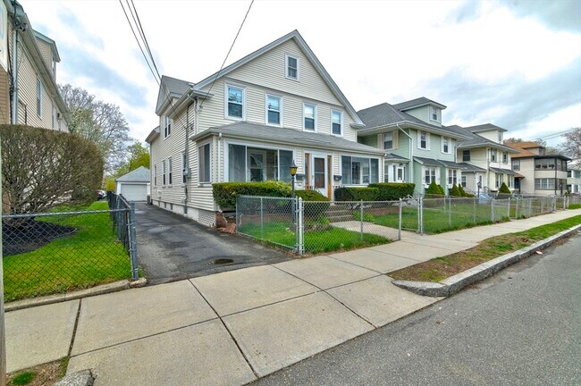 Building Photo - 86 Glover Ave