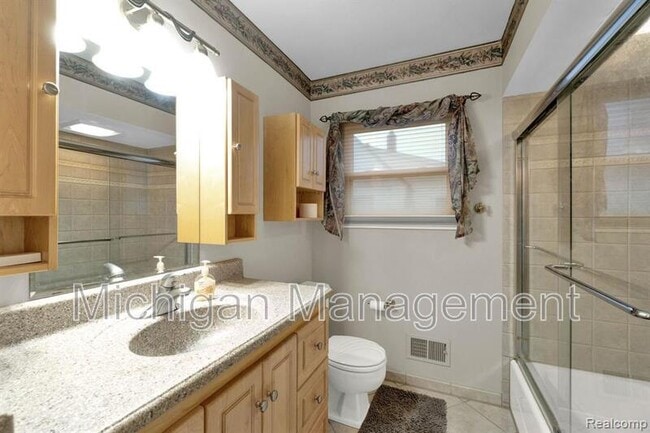 Building Photo - 1311 Ottawa Ave