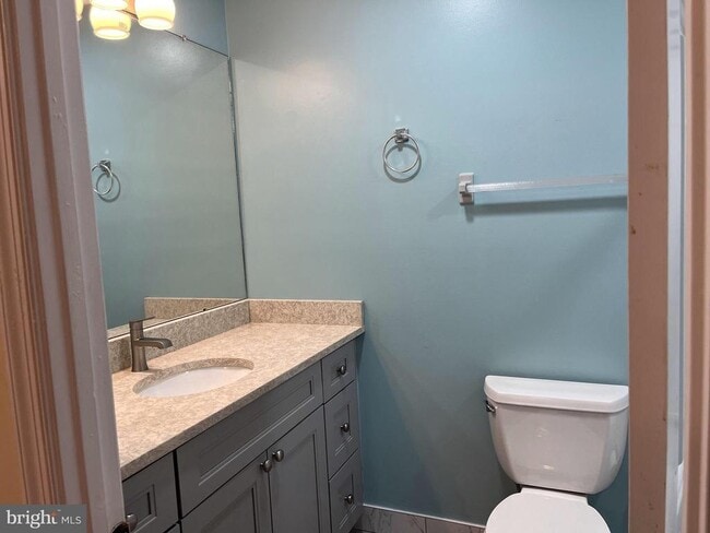 Building Photo - 204 Clover Hill Ct