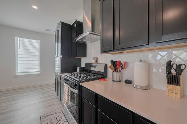 Building Photo - 3113 Crown Gate Dr