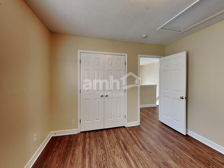 Building Photo - 4011 Cedarbark Dr