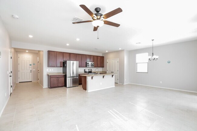 Building Photo - 16636 W Jenan Dr