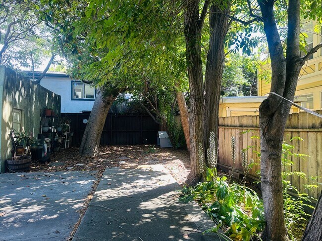 Building Photo - 1630 Woolsey St