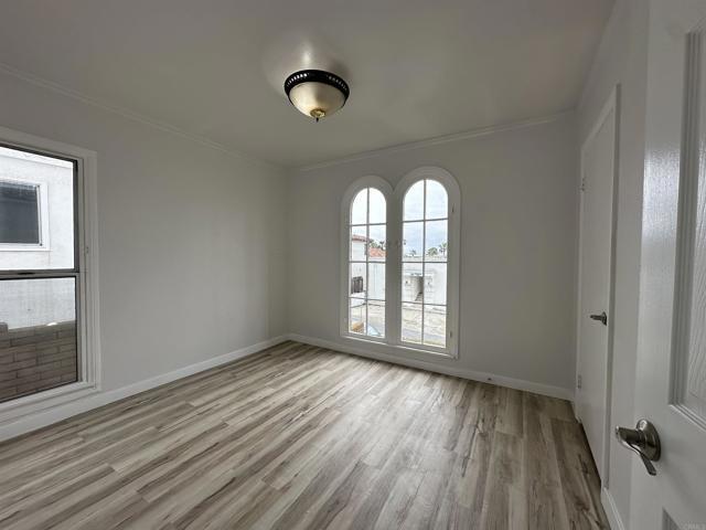 Building Photo - 109 S Alameda Ln