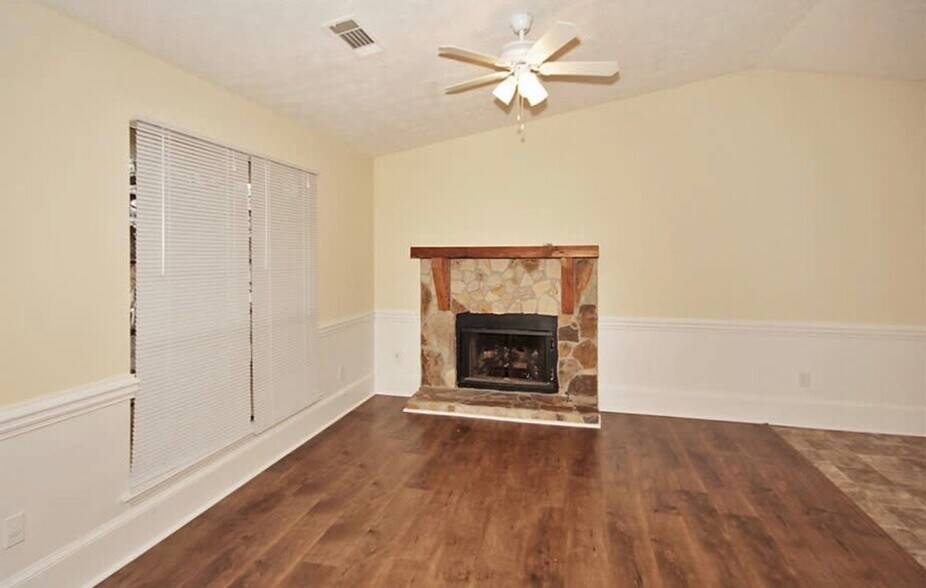 Building Photo - 5155 Sugar Crest Dr