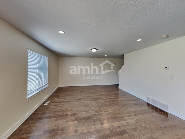 Building Photo - 1641 E Tumwater Ln