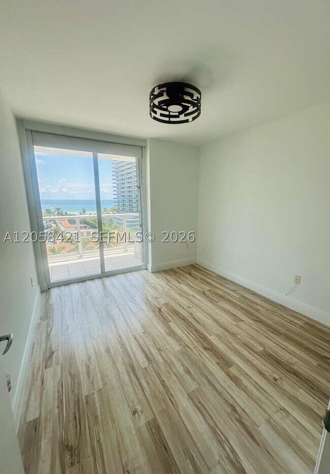 Building Photo - 5900 Collins Ave