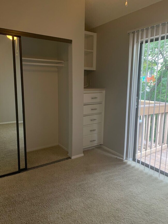 Building Photo - 2210 Pearl St