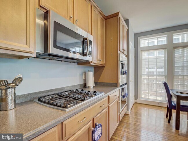 Building Photo - 8410 Chaucer House Ct
