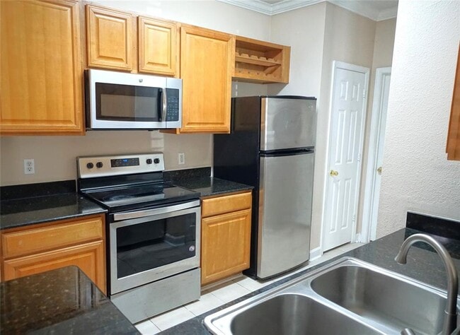 Building Photo - 18425 Bridle Club Dr