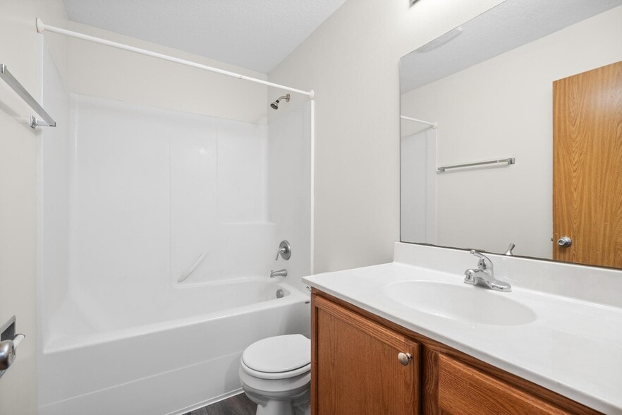 Building Photo - 955 Parker Blvd