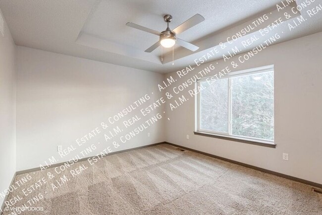 Building Photo - 4003 NW Cedarwood Ln