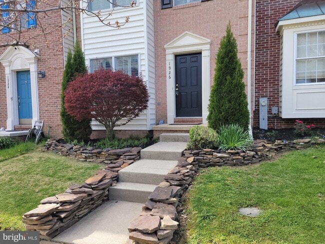 Building Photo - 1926 Thomas Run Cir