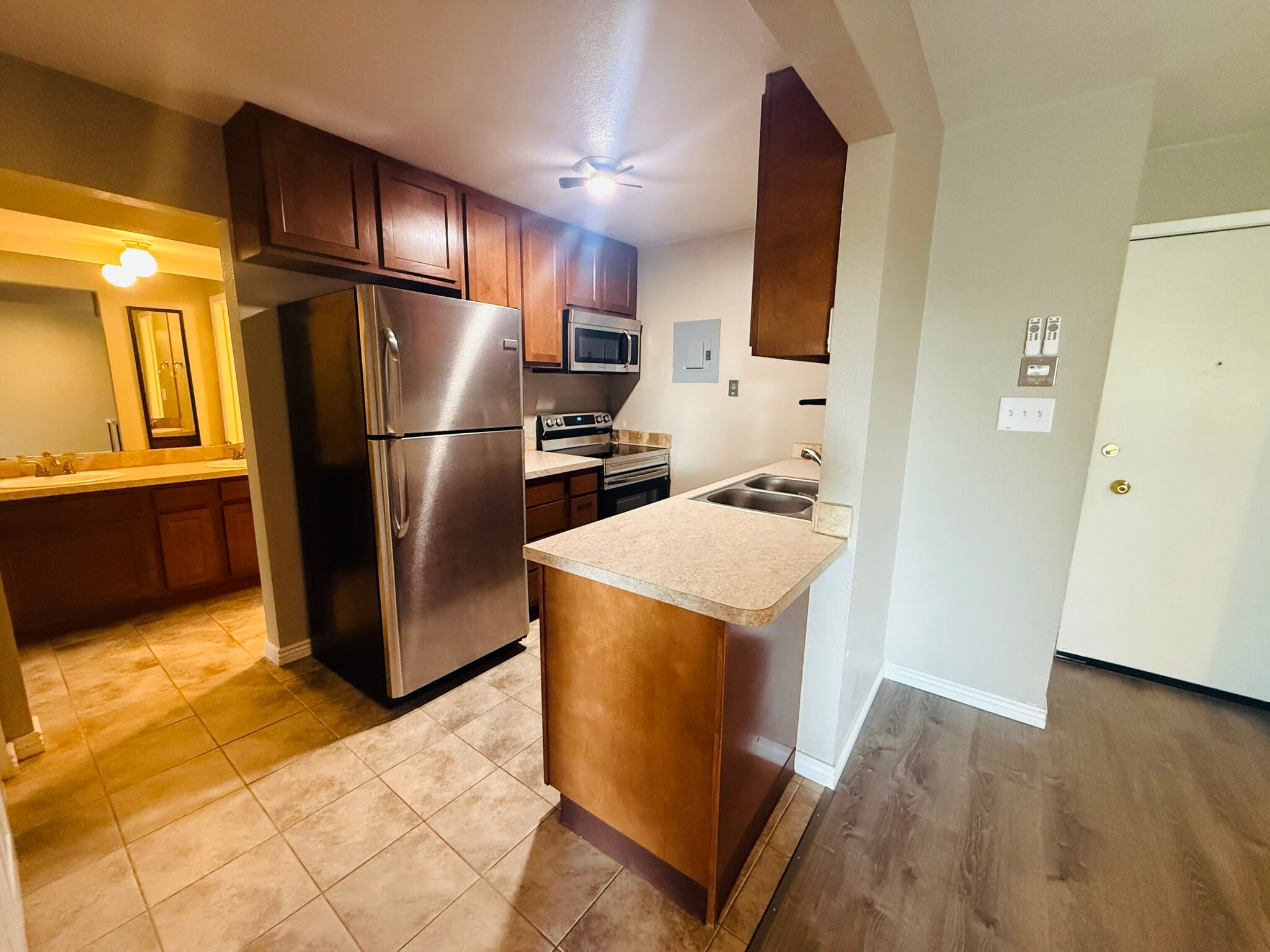 Building Photo - 2227 Canyon Blvd