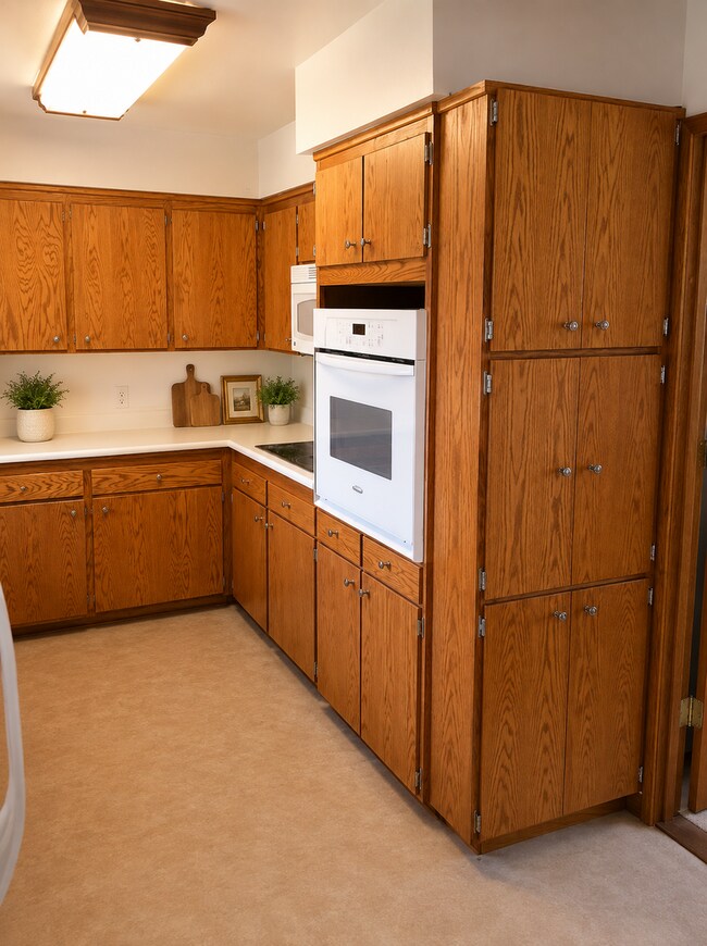 Building Photo - 1148 E San Madele Ave