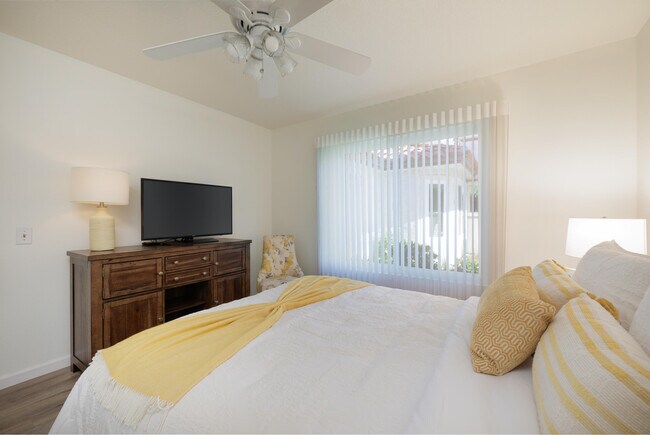 Building Photo - 156 Falls Ct