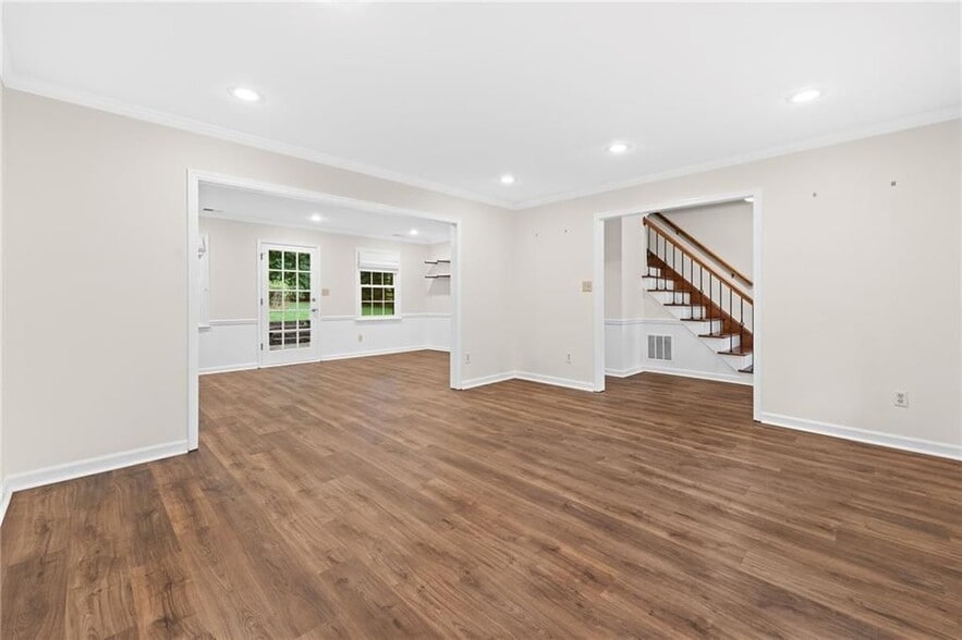 Building Photo - 4496 Windsor Oaks Dr