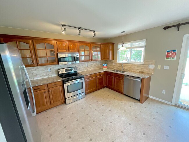 Building Photo - 7168 Prairie Wind Dr