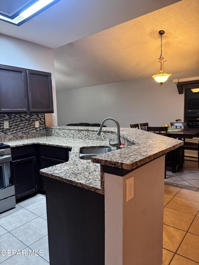 Building Photo - 7721 Waterhouse Dr
