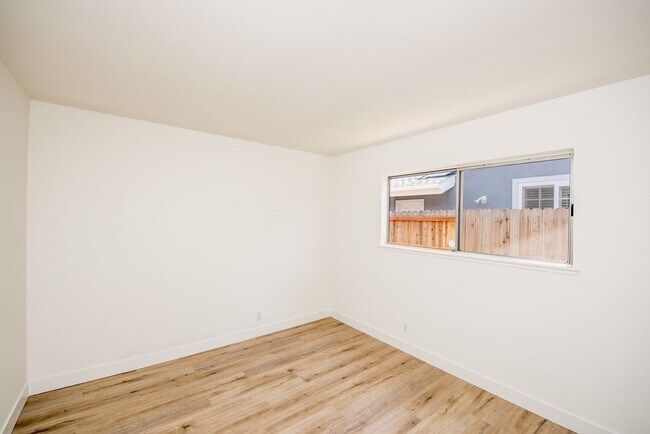 Building Photo - COSTA MESA: 3 Bedroom Single Story Home with a Pool