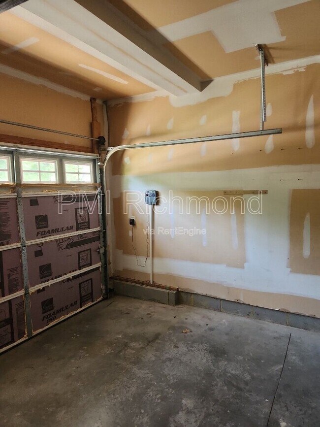 Building Photo - 1252 Providence Knoll Dr