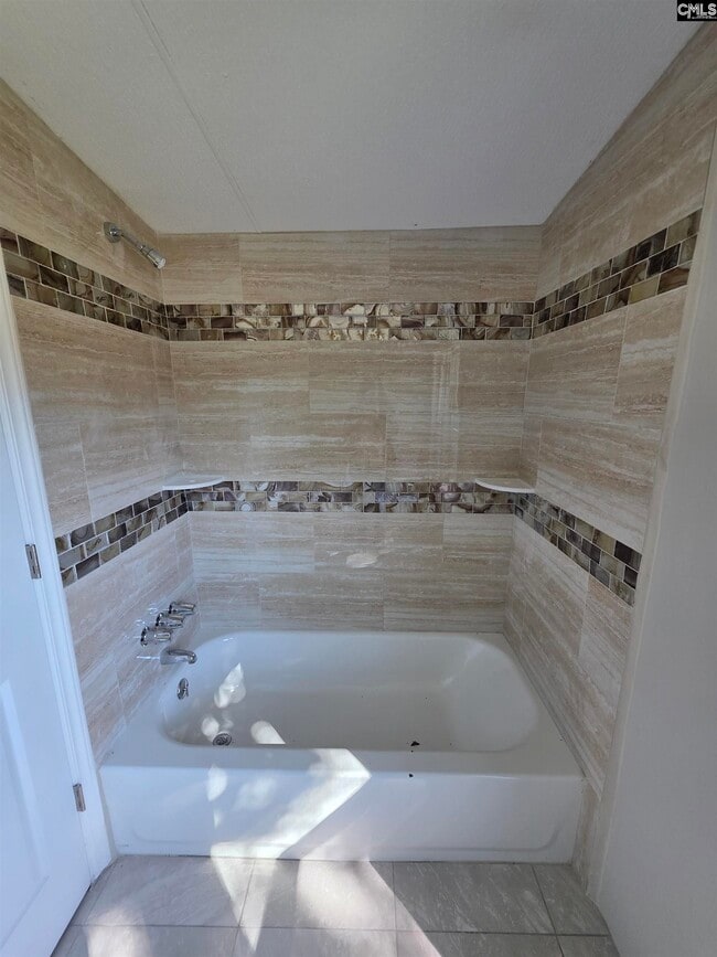 Building Photo - 714 Windy Rd